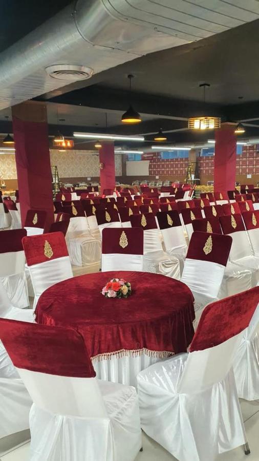 Jb Residency Zirakpur !! Top Rated & Most Awarded Property In Zirakpur Hotel Exterior foto