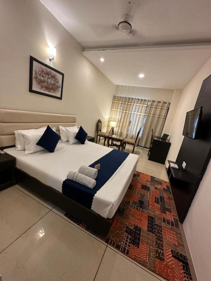 Jb Residency Zirakpur !! Top Rated & Most Awarded Property In Zirakpur Hotel Exterior foto