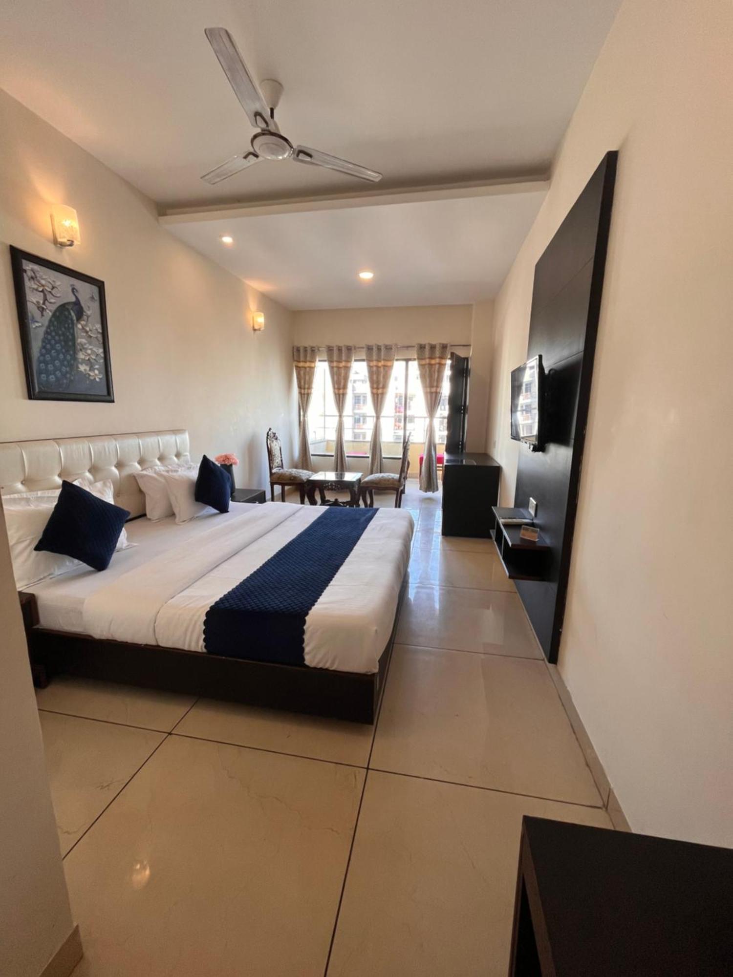 Jb Residency Zirakpur !! Top Rated & Most Awarded Property In Zirakpur Hotel Exterior foto