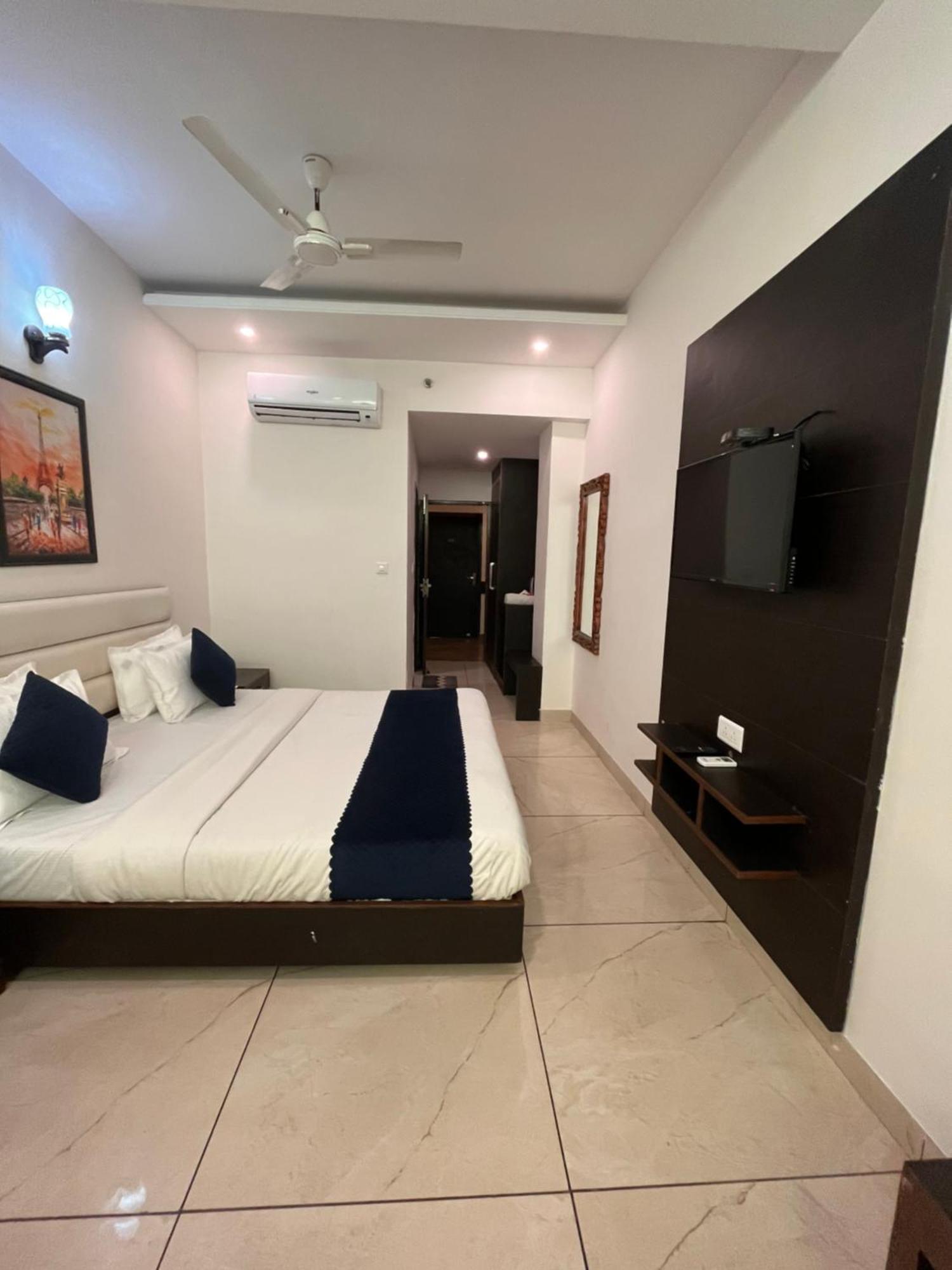 Jb Residency Zirakpur !! Top Rated & Most Awarded Property In Zirakpur Hotel Exterior foto