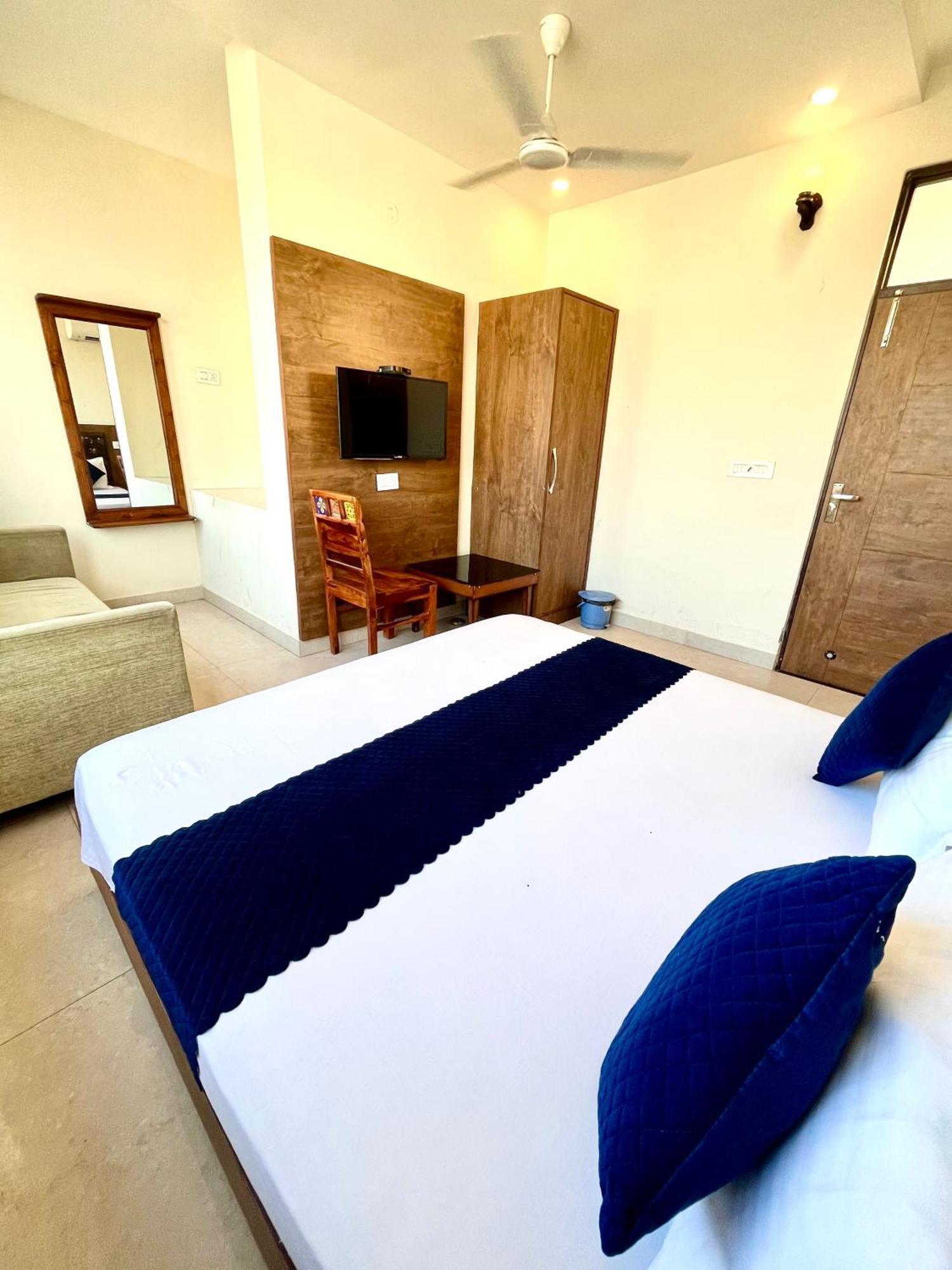 Jb Residency Zirakpur !! Top Rated & Most Awarded Property In Zirakpur Hotel Exterior foto